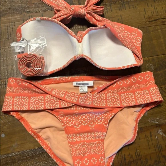 Robin Piccone Coral and Cream Bikini - Picture 2 of 4